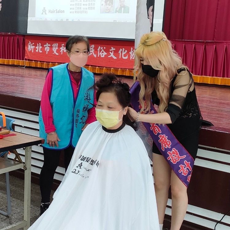 此次義剪活動透過枋寮里、中正里、佳和里共13里里長協助，邀請里內弱勢或獨居長者參與。民眾提供