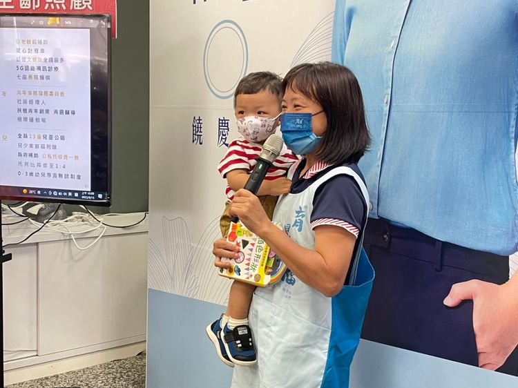 有育兒家長前來支持。饒慶鈴競選總部提供