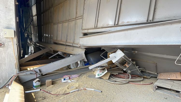 碾米廠冷藏儲存震垮。古和純攝