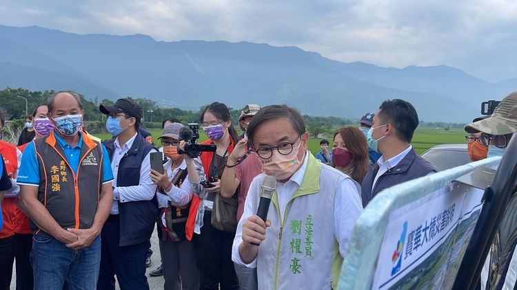 劉櫂豪說明目前災況，盼中央全額補助。古和純攝