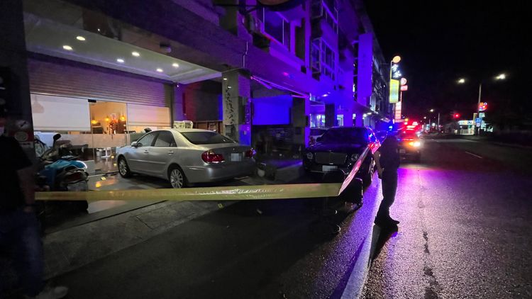 警方獲報抵達現場採證，釐清案情中。民眾提供