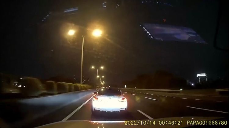 二車距離相當近。讀者提供