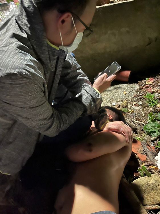 專勤隊'在抓人時，還聽到阮男手機有粉絲尖叫。移民署提供