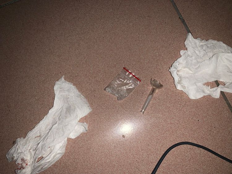 警方查獲安非他命及吸食器。讀者提供