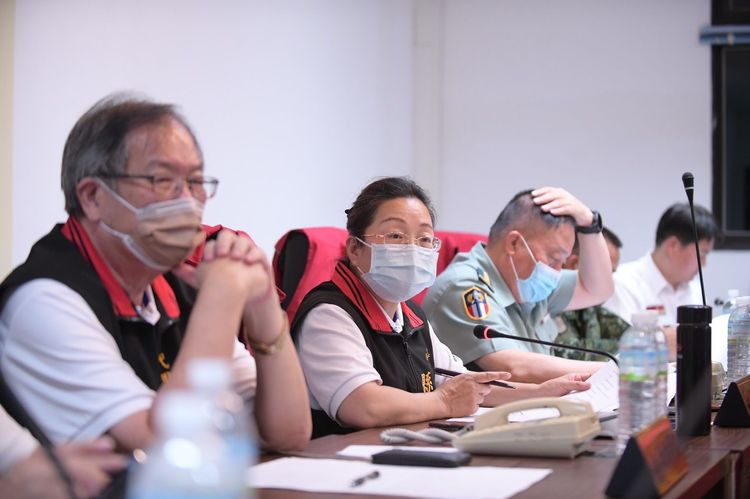 花蓮災害應變中心苦等與中央視訊。縣府提供