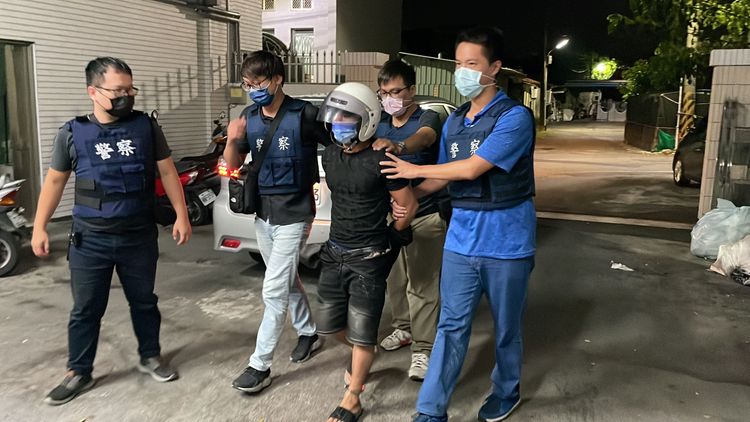 專案小組昨晚循線到台中逮捕主嫌團姓男子。讀者提供