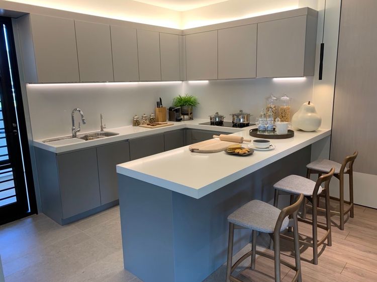 「家居璽玉」主打3.29公頃福興公園第一排、私有680坪四季庭園的豪景御邸，首創獨幢休閒會館、23米溫水泳池俱樂部。余奕賢攝