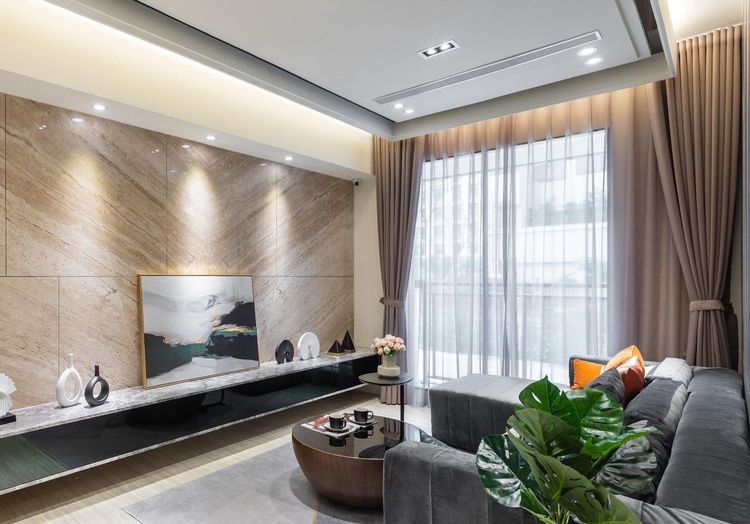 「和耀‧心綻」訴求鳳鳴重劃區正核心、學校預定地第一排的精工美宅，地段鄰近預訂的站前商業區，還有興建中的捷運三鶯線以及台鐵鳳鳴火車站，兼容生活和交通便利性。翻攝和耀‧心綻臉書