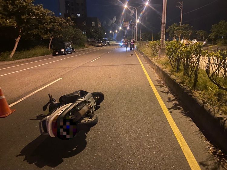 事故地點道路筆直，警方研判是酒醉影響判斷力肇事。民眾提供