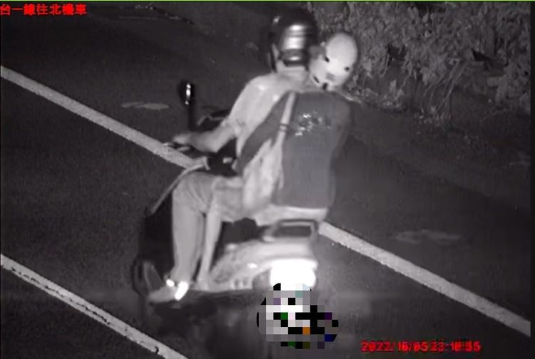 路口監視器清楚拍到楊姓男子酒後騎機車。民眾提供