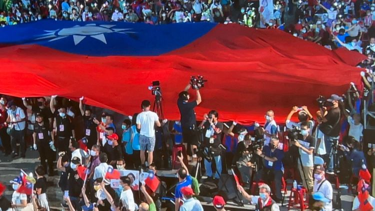 大國旗進場。侯昌騰攝