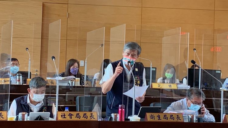 台中市衛生局長曾梓展說明，市立老人復健綜合醫院將與中國附醫合作興建，預計下個月動土。曾雪蒨攝