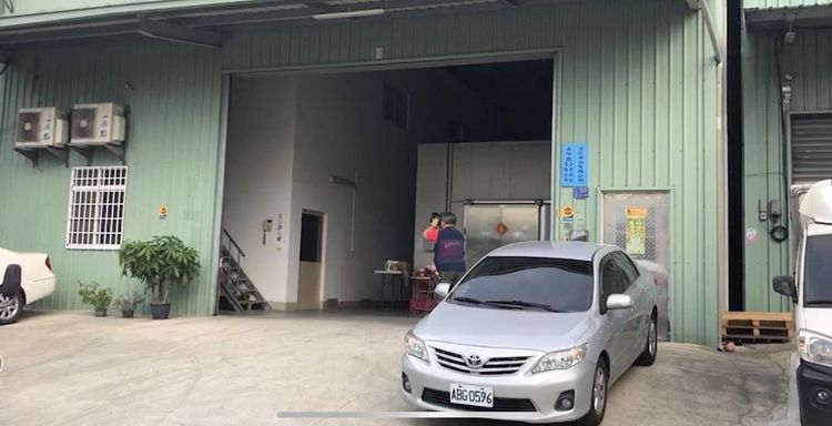 立嵩公司食品廠今天早上正常開門營業。民眾提供