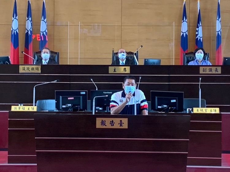 市議員李榮鴻年底也要交棒給兒子李文傑，爭取繼續為甲安埔鄉親服務機會。曾雪蒨攝