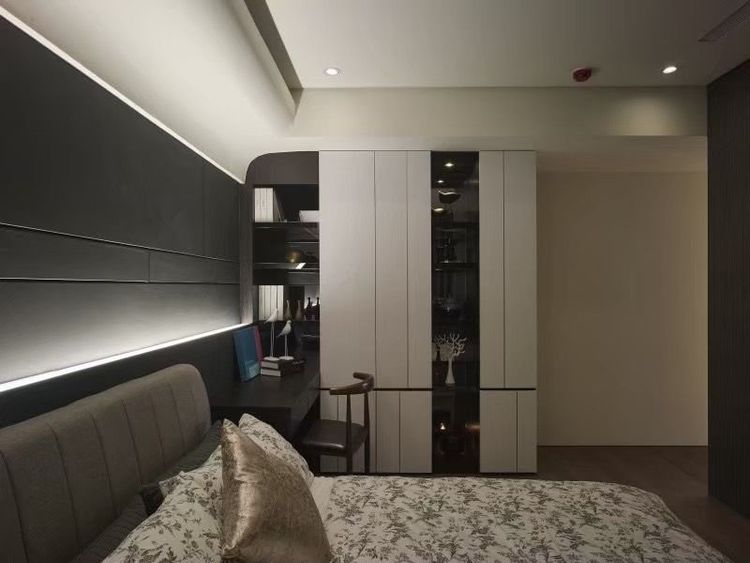 主臥重視採光。吳宜哲提供