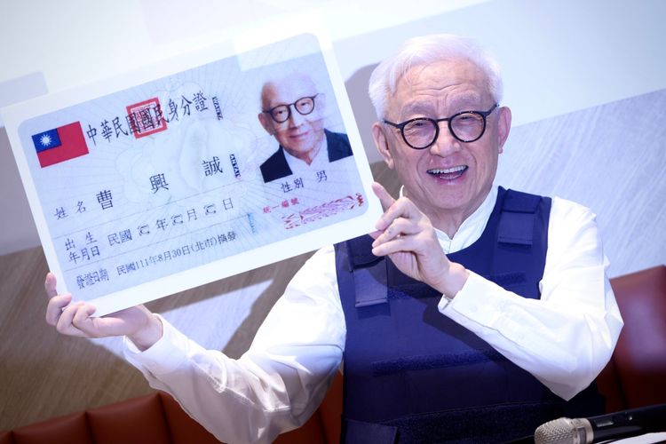 曹興誠今在記者會上意外和中天記者槓上成話題 林林攝