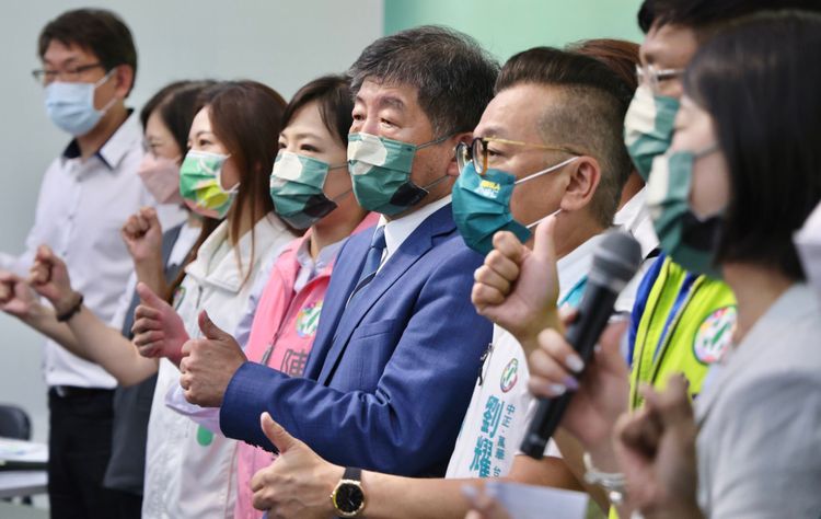 陳時中率民進黨小雞召開「士林北投前瞻路網十年計劃」公布記者會。林林攝