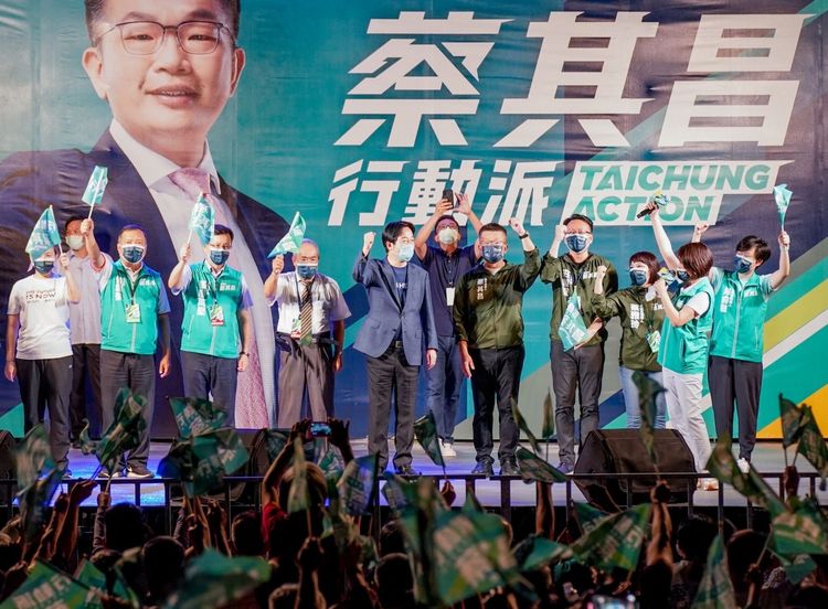 賴清德晚間幫台中市長候選人蔡其昌站台。曾雪蒨攝