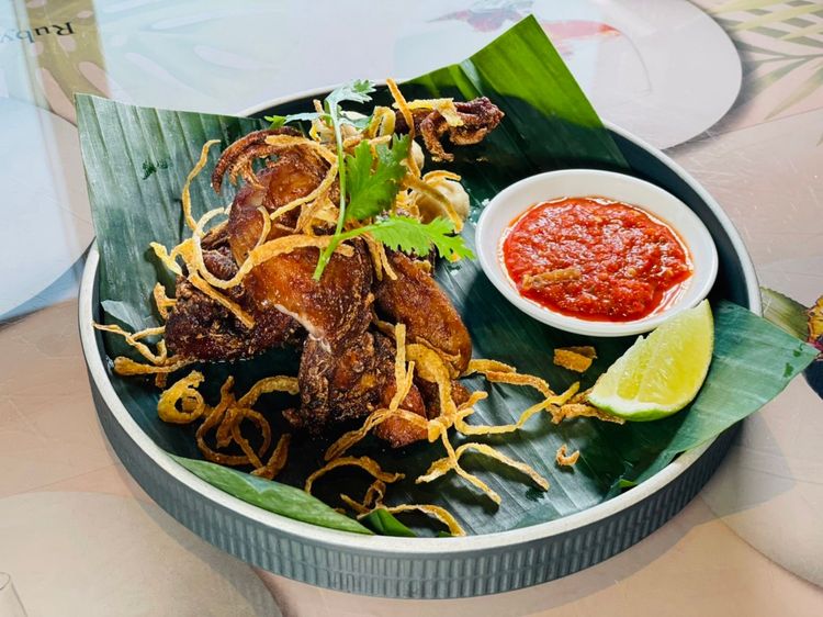 大馬香酥蝦醬鵪鶉與鵪鶉蛋佐參巴醬