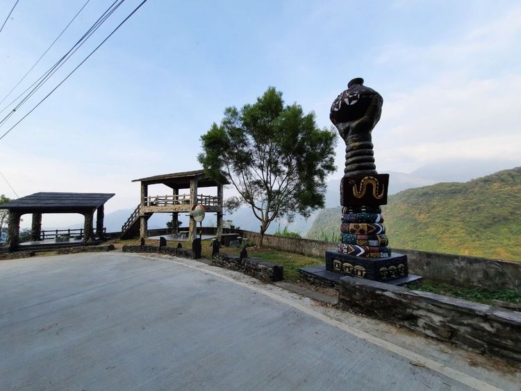 瑪家鄉風景秀麗，景色怡人，假日常有遊客上山，不料遇到坍方。瑪家鄉公所提供