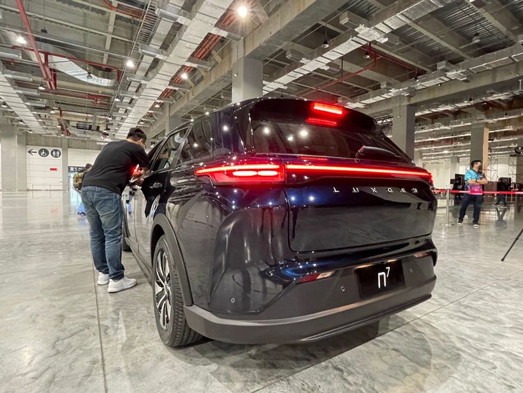 這輛藍色的Model C是已掛上Luxgen標誌的準n⁷量產車。林浩昇攝