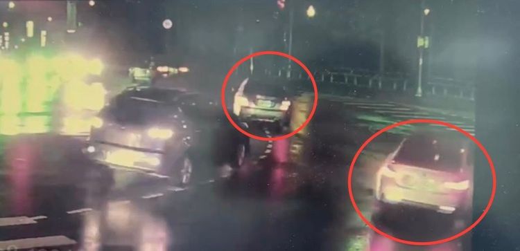 僅因超車糾紛，焦男找來友人砸毀對方轎車。翻攝畫面