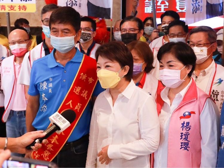 盧秀燕今天行程滿檔，心情並未受網路影片影響，僅強調希望君子之爭的選戰可以當孩子們「良好的民主示範。」盧秀燕競總提供