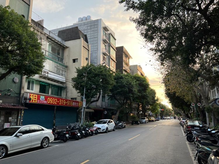 民生社區老屋眾多，隨著老屋都更，房價起飛。業者提供