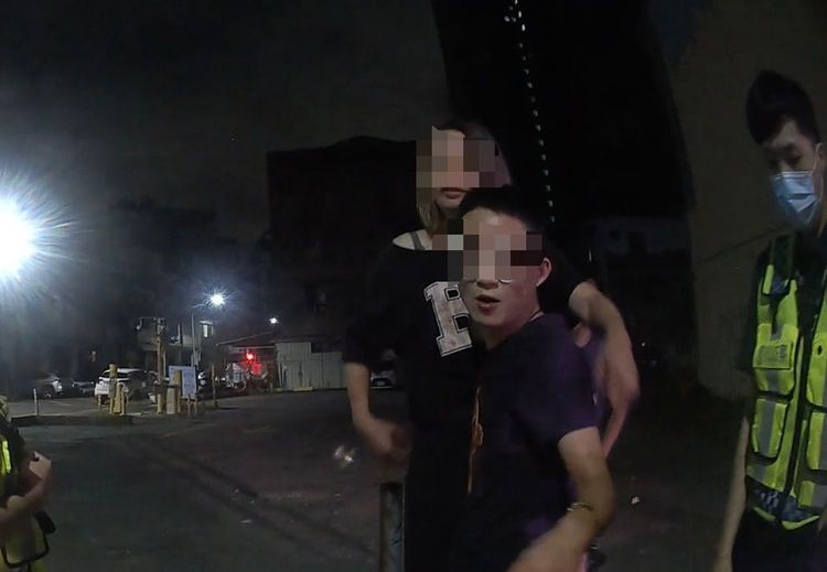 袁男的胞妹及妹婿也被警方帶回調查。讀者提供