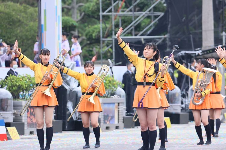 橘色惡魔們展現青春活力，融化觀眾的心。鄭孟晃攝