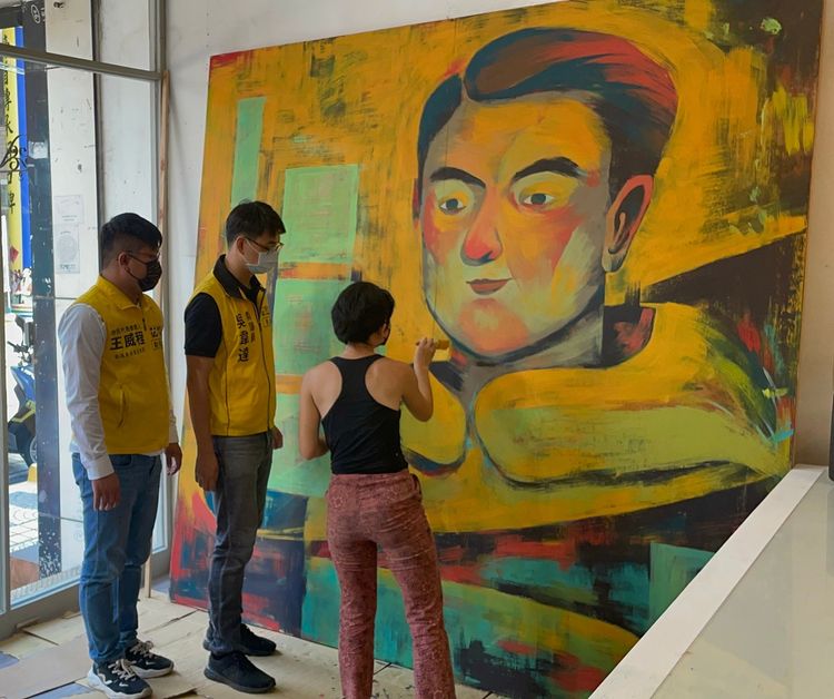 彰化市在地藝術家在吳韋達總部創作。吳韋達提供