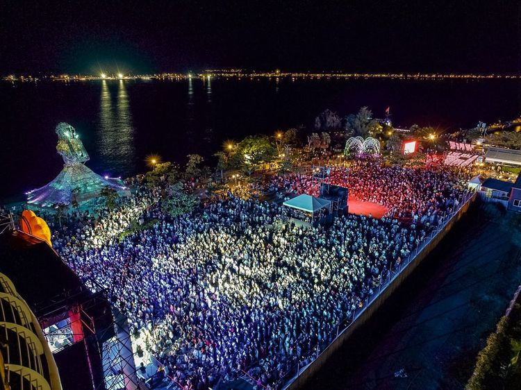 屏東夏日狂歡祭37天吸引逾200萬人次。屏東縣政府提供