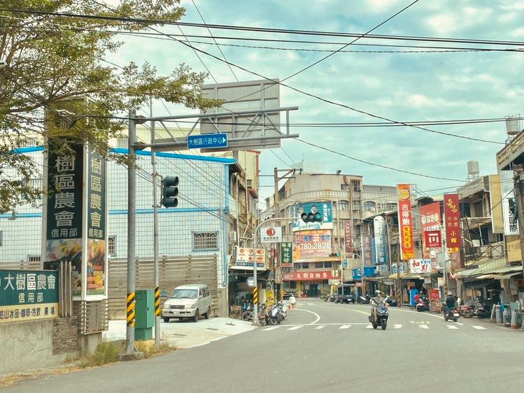 目前在高雄屋齡10年內總價1千多萬的透天，多在大樹、鳳山過埤路、小港大坪頂、大寮、林園等地。資料照