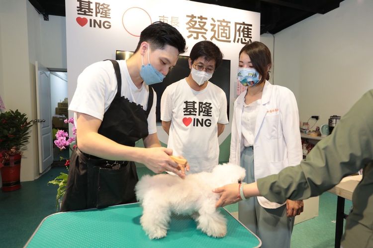 蔡適應競總舉辦寵物講座。蔡適應提供