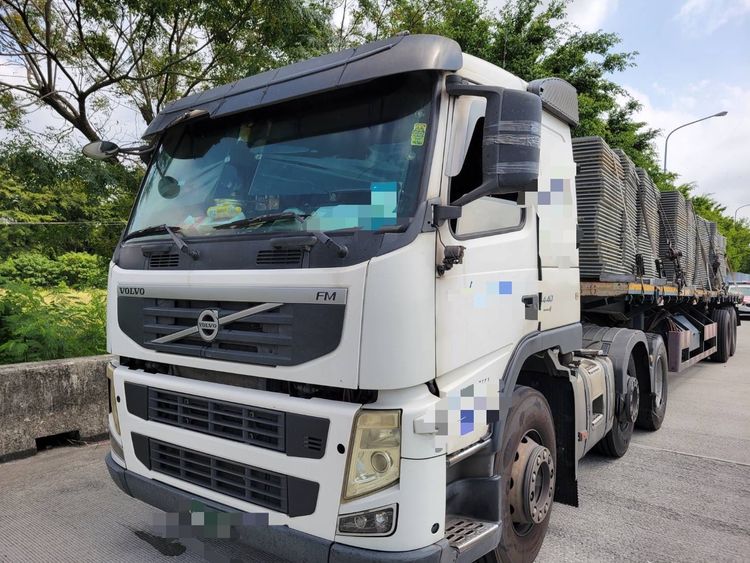 聯結車駕駛遭開單，另被依法移送。讀者提供