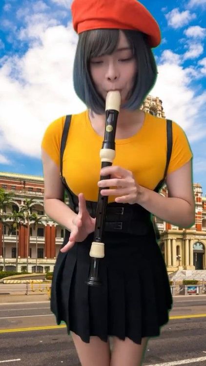 郭鬼鬼有模有樣嘗試吹跳國旗歌。翻攝郭鬼鬼IG