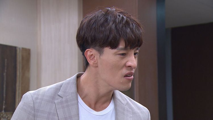 龍語申劇中遭背叛，情緒激動。三立提供