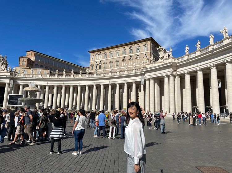 方念華前往梵蒂岡拍攝台梵建交80年的慶祝盛典。VBS提供)