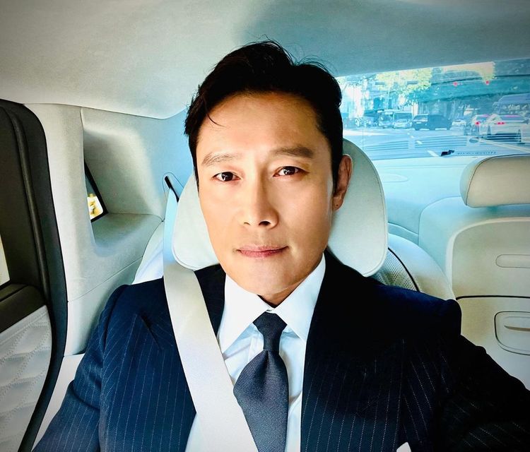 李秉憲昨PO照表示出發前往Frieze Seoul。翻攝李秉憲IG