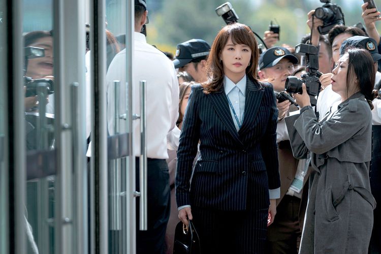 金宣兒飾演飾演中央地方檢察廳特搜部長。friDay影音提供