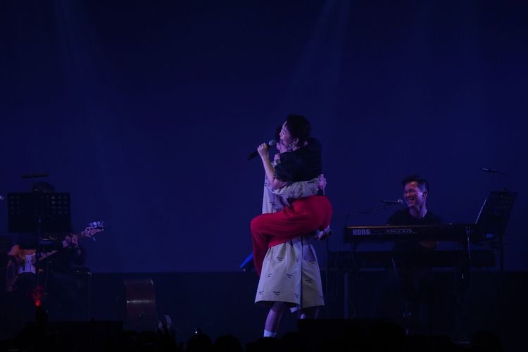 黃偉晉被張秀卿騎上去。重星提供