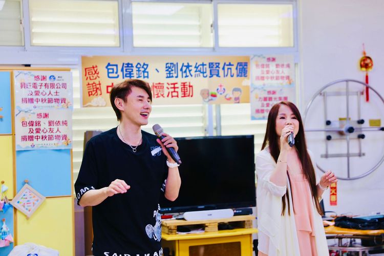 包偉銘夫婦投身公益活動。翰森娛樂提供