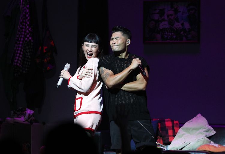 魏如萱與李玖哲開心互動。陳明中攝