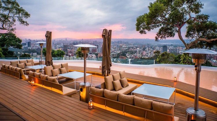 陽明山絕美夜景餐廳「Wonder.land 仙境」，藝人威廉曾在此求婚，就連小S和蔡康永也曾在此合影。業者提供