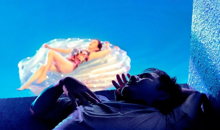 《春水奇譚》中洪都拉斯、王彩樺（後）有大尺度演出。高雄市電影館提供