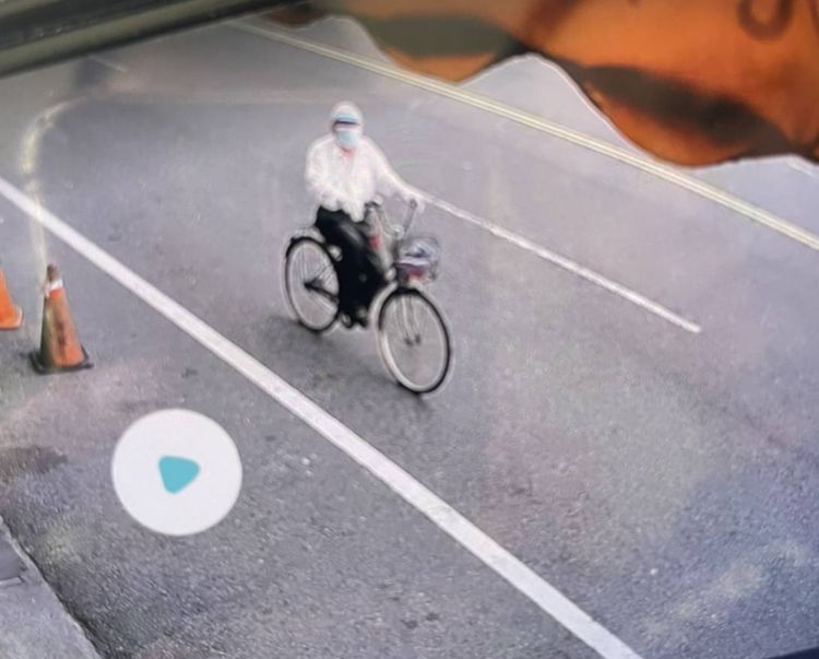 警方循線逮捕破壞布條的楊姓男子。讀者提供