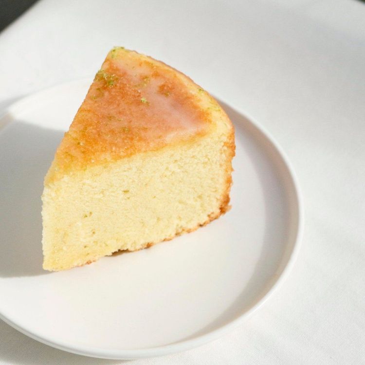 在FunNow上預訂法朋甜點滿888元贈檸檬老奶奶蛋糕1片。業者提供