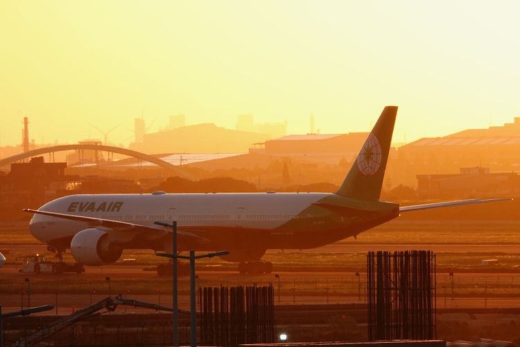 邊境控管航班驟減，旅客量嚴重下滑。施昂強攝