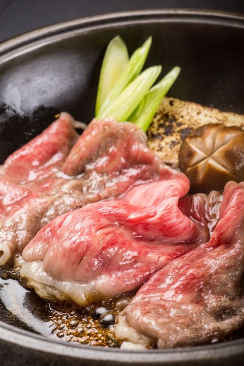 菲瑞部位是美牛的外側後腿板肉，此部位運動量大，肉質緊實、嫩度適中。業者提供