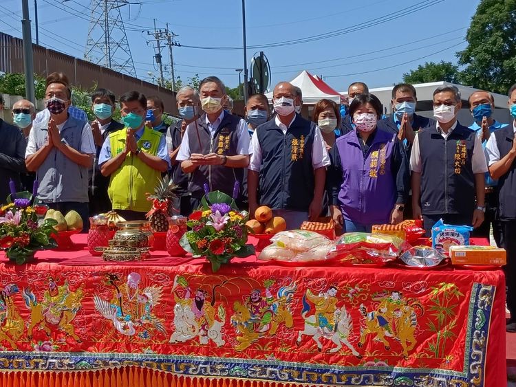 台中市議會議長張清照會同議員民代與副市長張國榮在上午進行完工啟用祈福典禮。張清照服務處提供